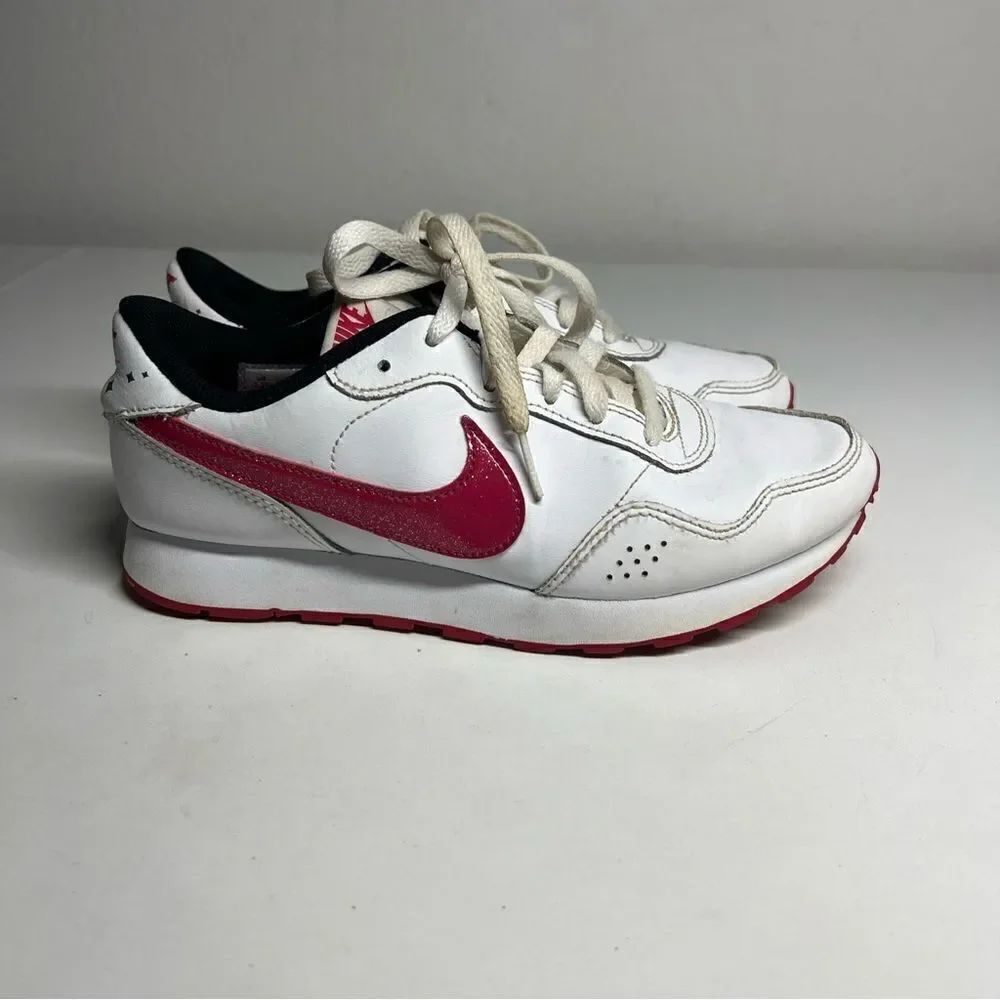 Nike MD Valiant SE Big Kids' Running Shoes DC9307-100 Size 5,5Y White Pink